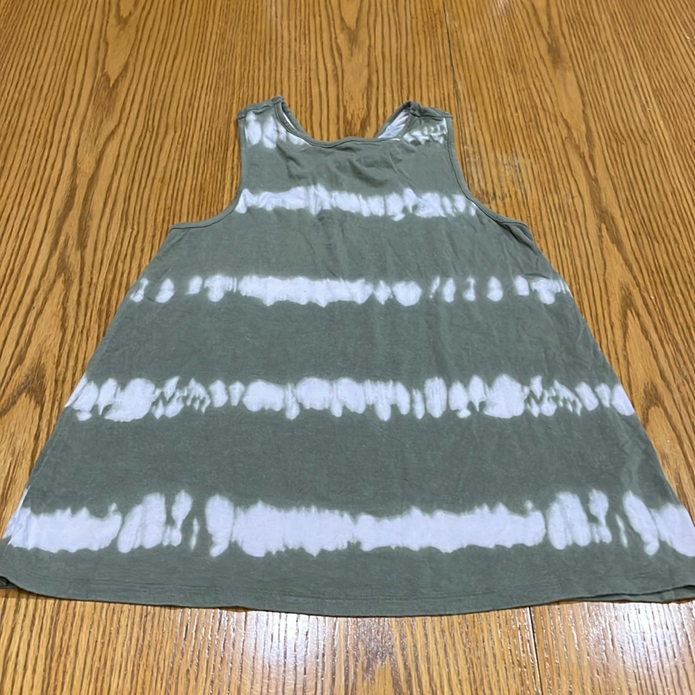 Old Navy Army green and white tie-dyed top! So comfy and cute!